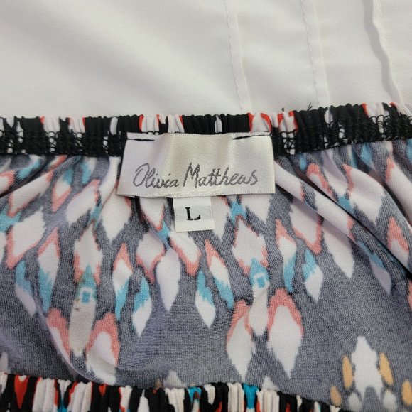 Womens Large Olivia Matthews Dress. Can be worn on the shoulders or off. - Picture 7 of 8